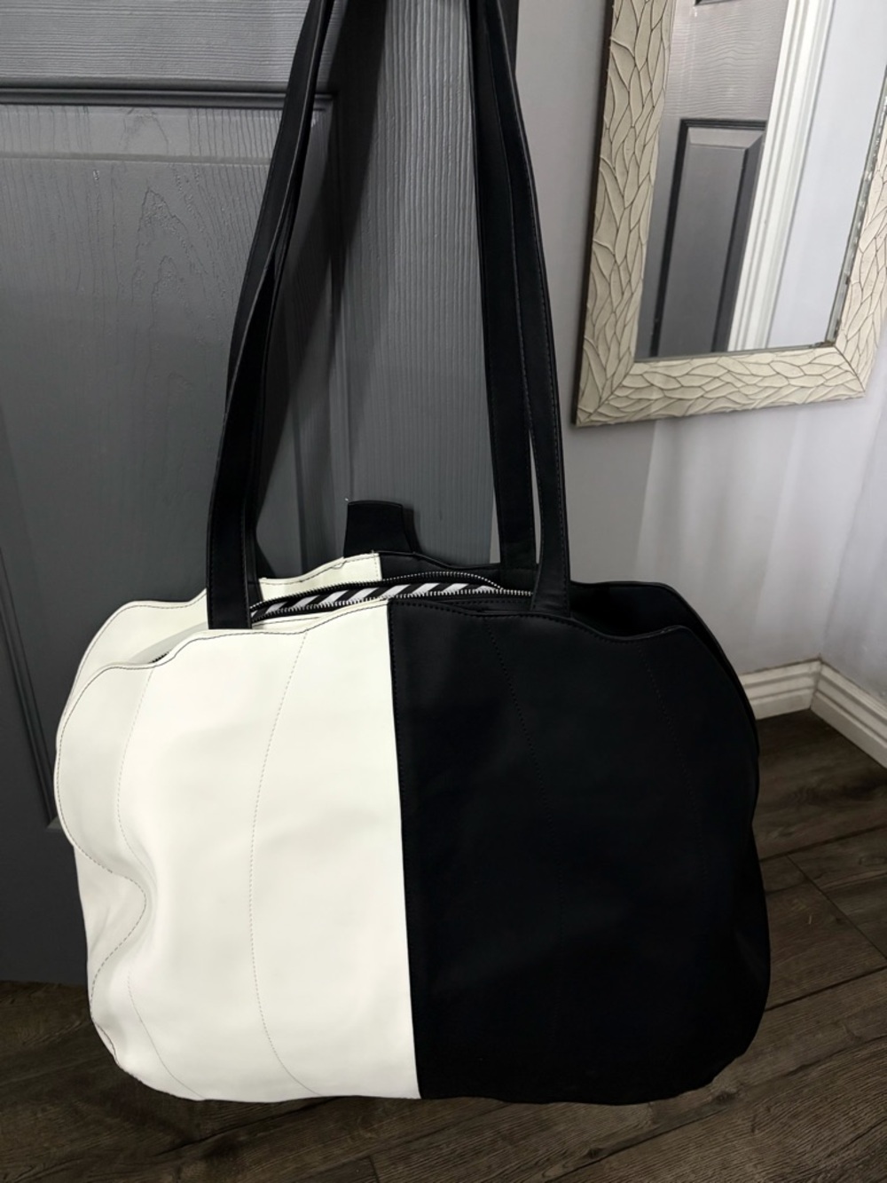 Dolls Kill Black & White Jack-O'-Lantern travel bag - Picture 2 of 3